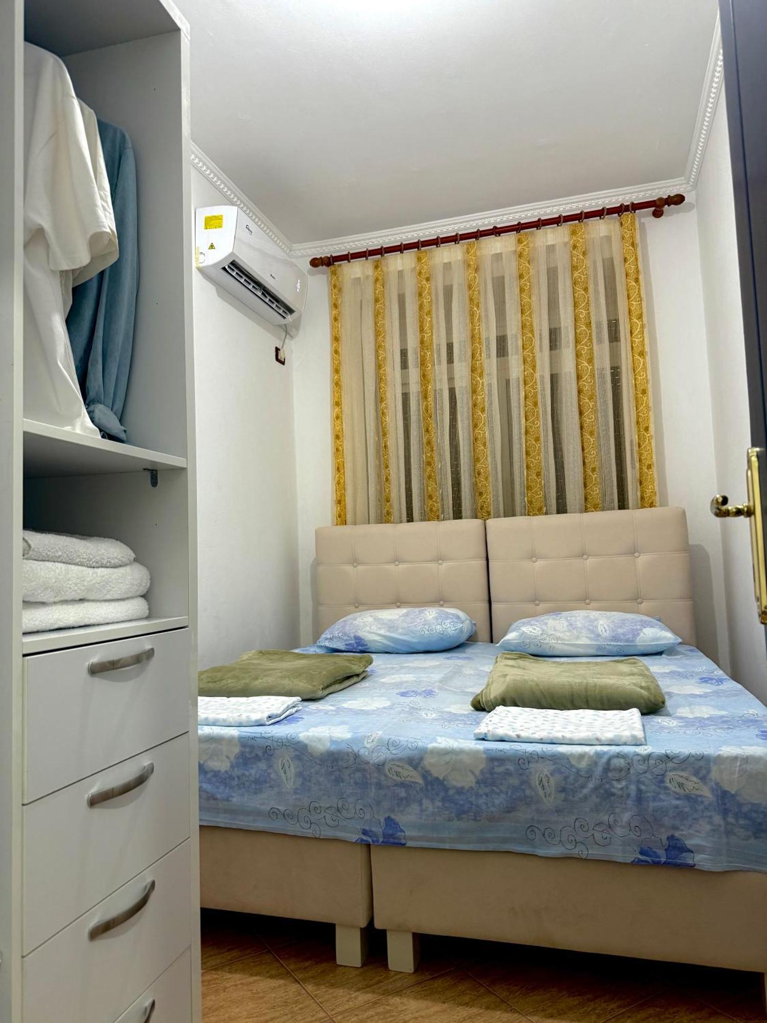 Star Center Apartment *